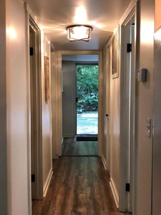 Cozy Cottage W Hot Tub, 5 Min Walk To Main St ハイランズ エクステリア 写真