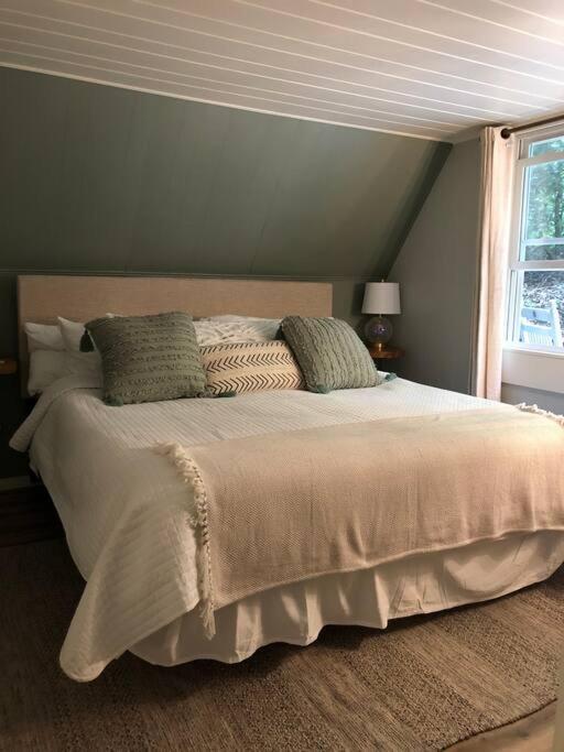 Cozy Cottage W Hot Tub, 5 Min Walk To Main St ハイランズ エクステリア 写真
